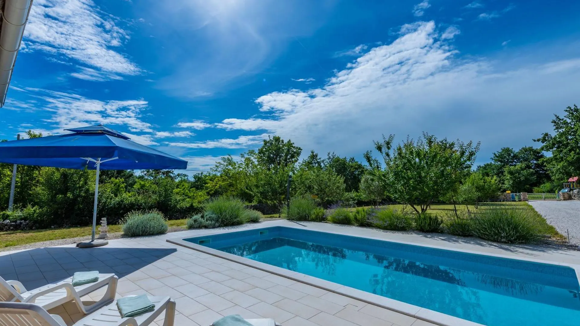 Villa Antonia, A Beautiful Pool Villa In A Large 1900 Sqm Garden Modrušani Croazia