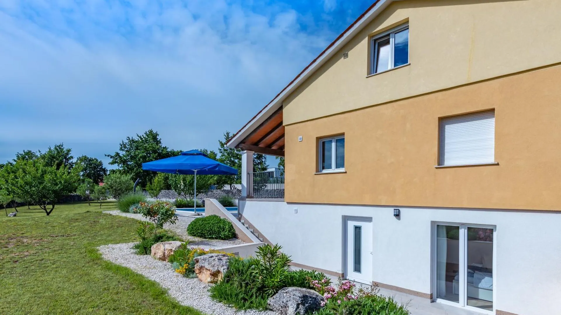 Villa Antonia, A Beautiful Pool Villa In A Large 1900 Sqm Garden Modrušani